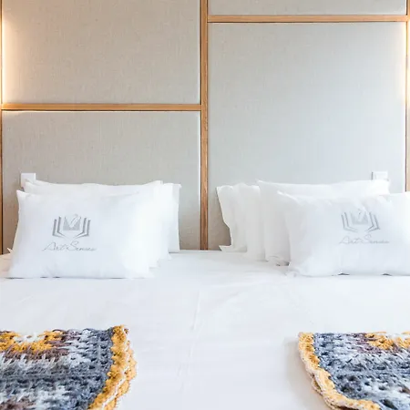Bed & Breakfast Art Senses | &